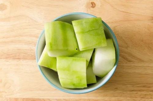 入伏吃二瓜中伏吃一花,入伏吃二瓜，中伏品一花